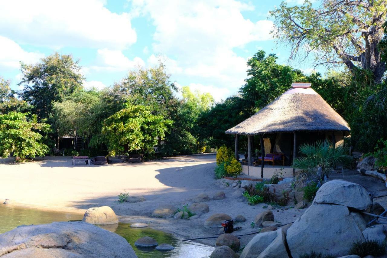 Mufasa Eco Lodge Monkey Bay Bagian luar foto